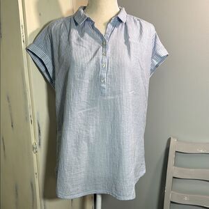 Beachlunchlounge Light Blue and white Striped Top